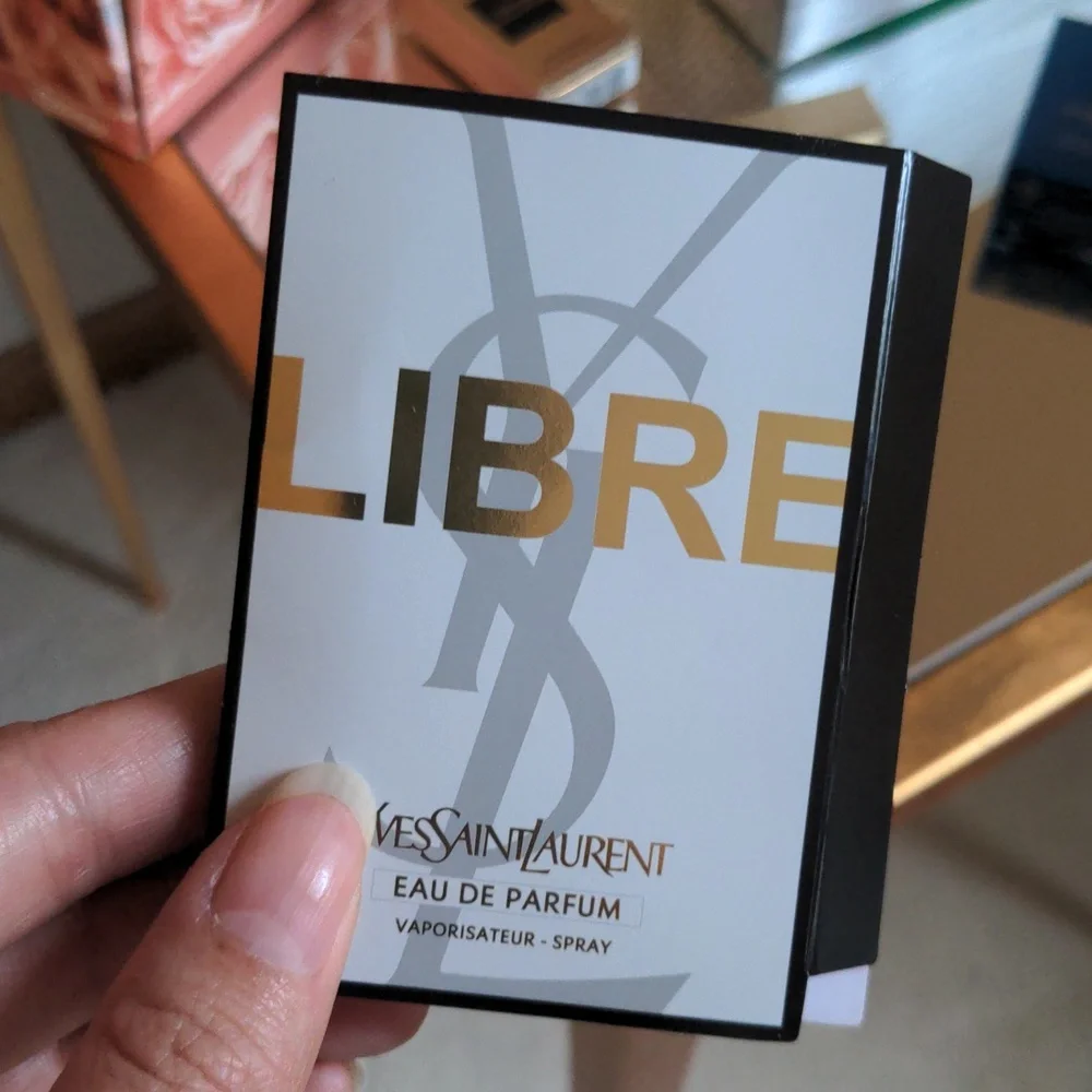 New! 5-Piece Perfume Sample Bundle - Picture 4 of 8